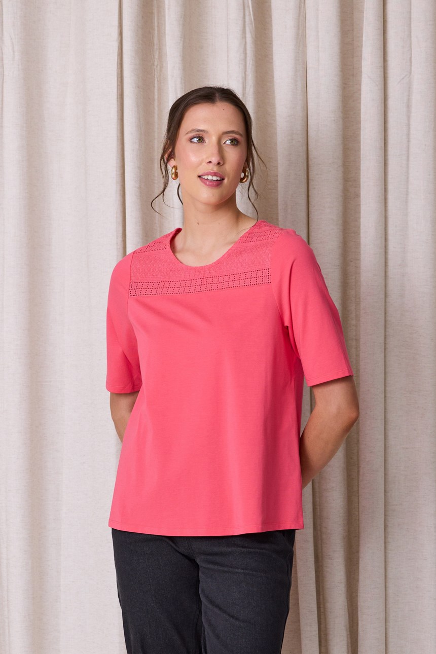 VOGUE TEE